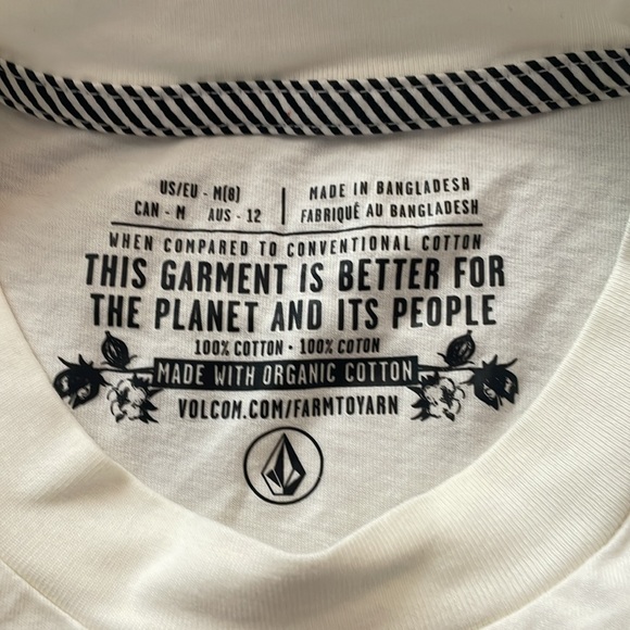 NWOT Volcom tshirt medium - Picture 3 of 4